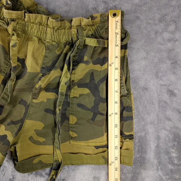 Sanctuary Standard Surplus Camo Utility Shorts Size 29 Green Military - Picture 13 of 16